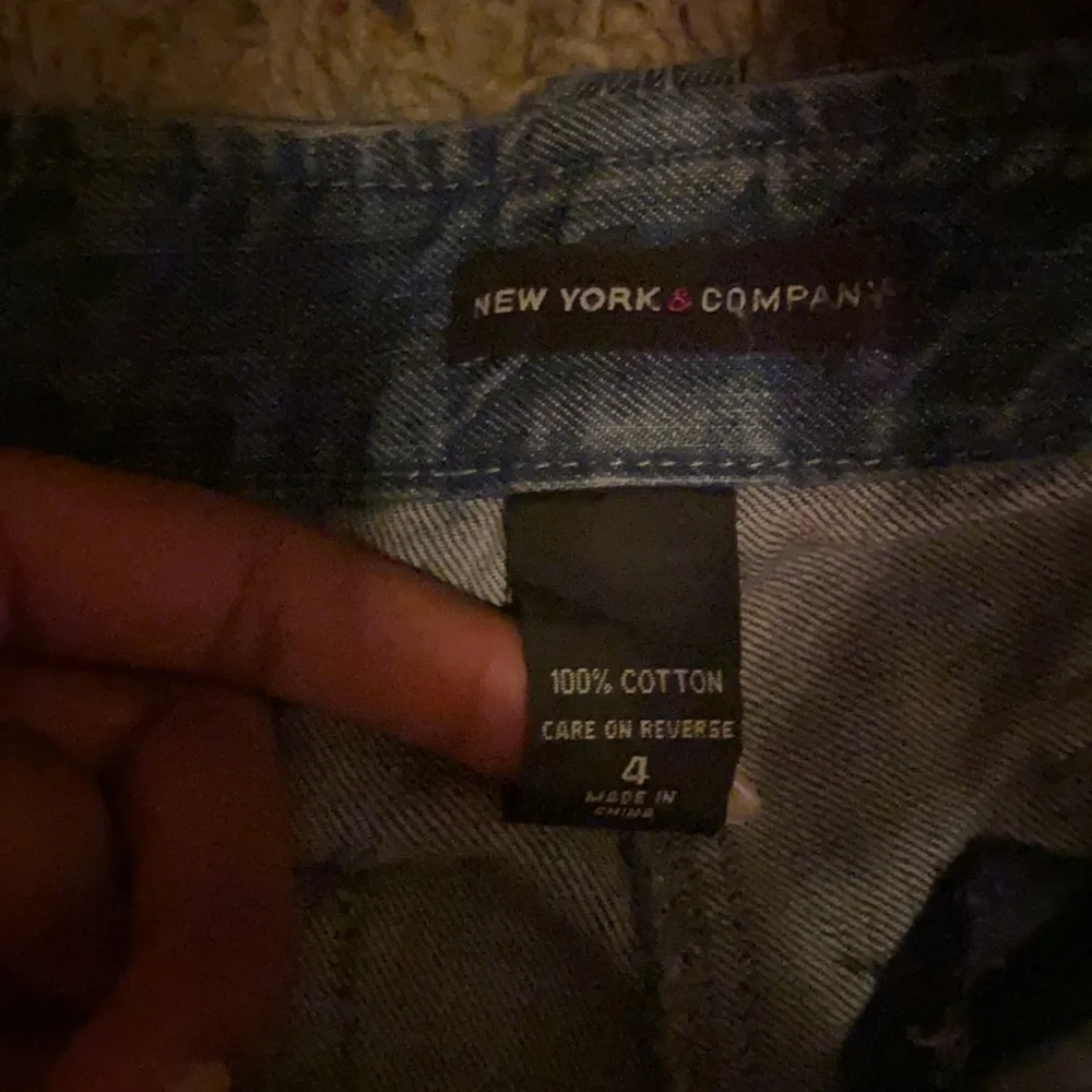 Shorts - Picture 2 of 3